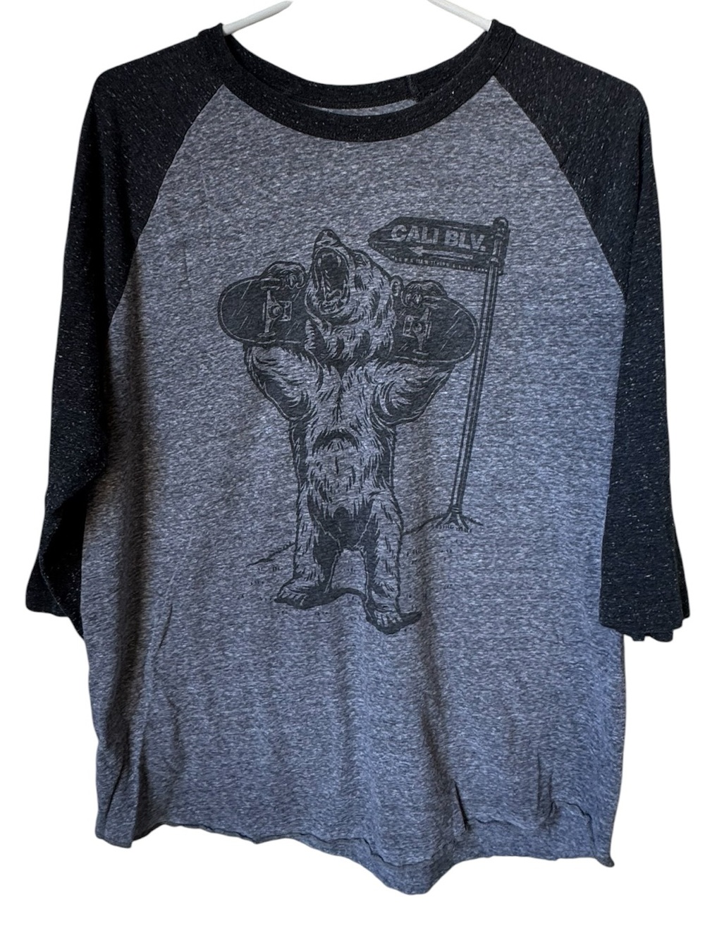 Heather Gray & Black Raglan Graphic Shirt CA Bear Skate Design Men’s M